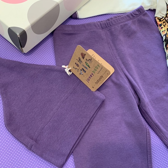 Babysoy Newborn Gift Set Bodysuit/Pants/Sock/Mittens/Hat/Gift Box - 3-6 months - Picture 4 of 9